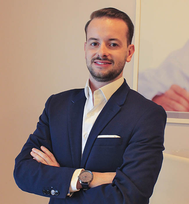 dentista, implante dental, cirurgião em gramado